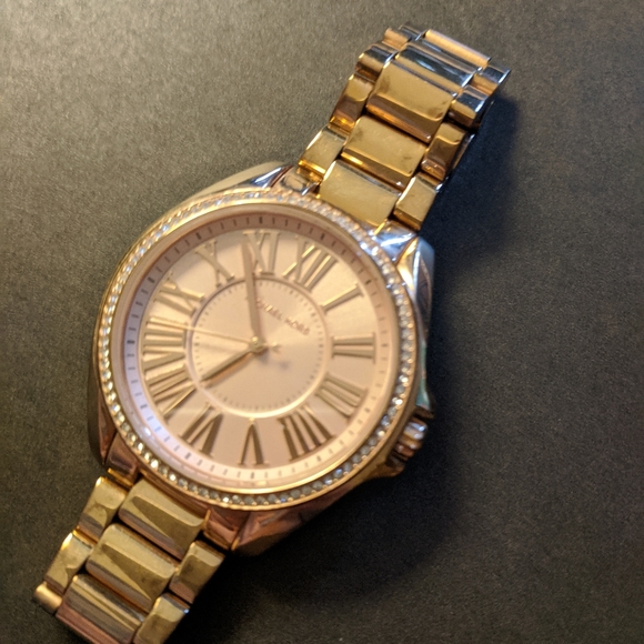 Michael Kors Watch & Bracelet Set - Picture 9 of 16